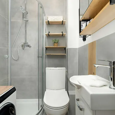 Bright Close To The Old Market Square In By Renters Poznań