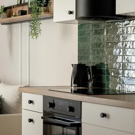 Bright Close To The Old Market Square In By Renters *