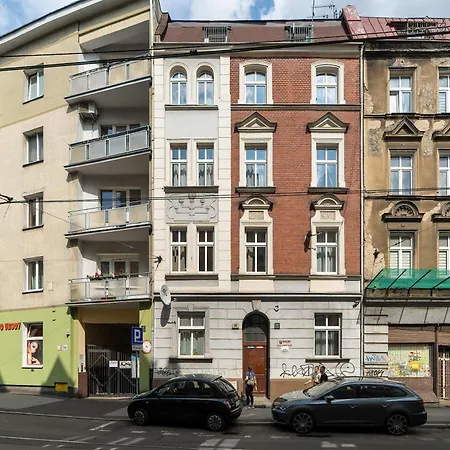 Bright Close To The Old Market Square In By Renters * Πόζναν