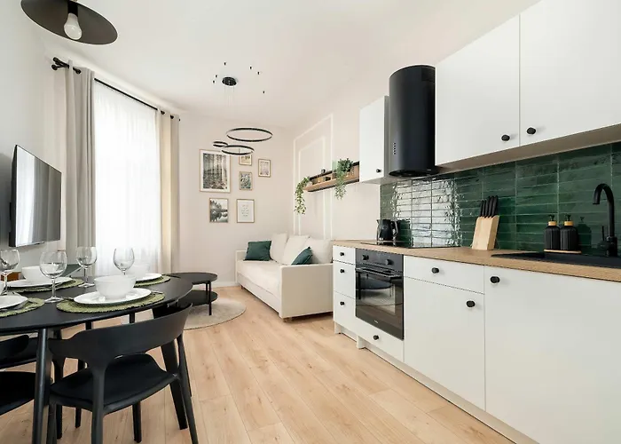 Bright Close To The Old Market Square In By Renters * Poznan